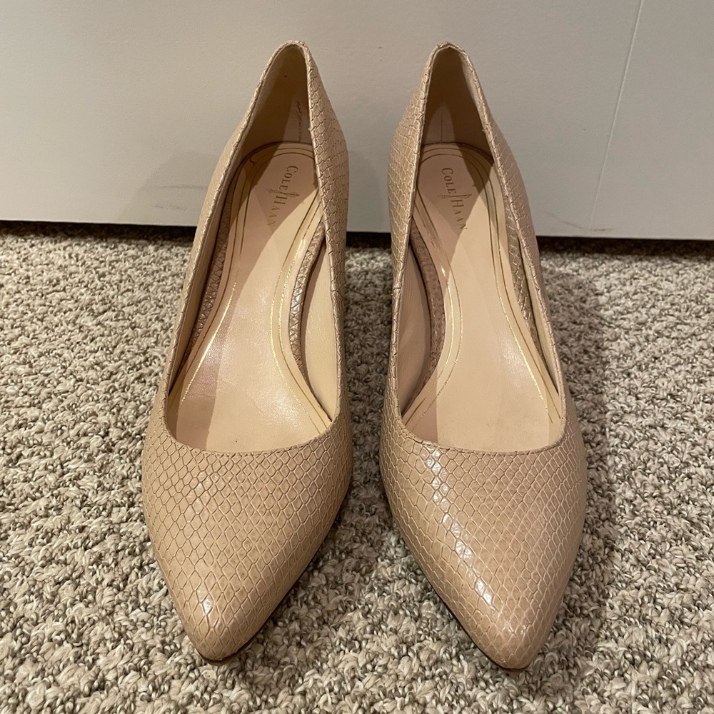 Beautiful Beige Cole Haan Heels w Nike Air Tech!